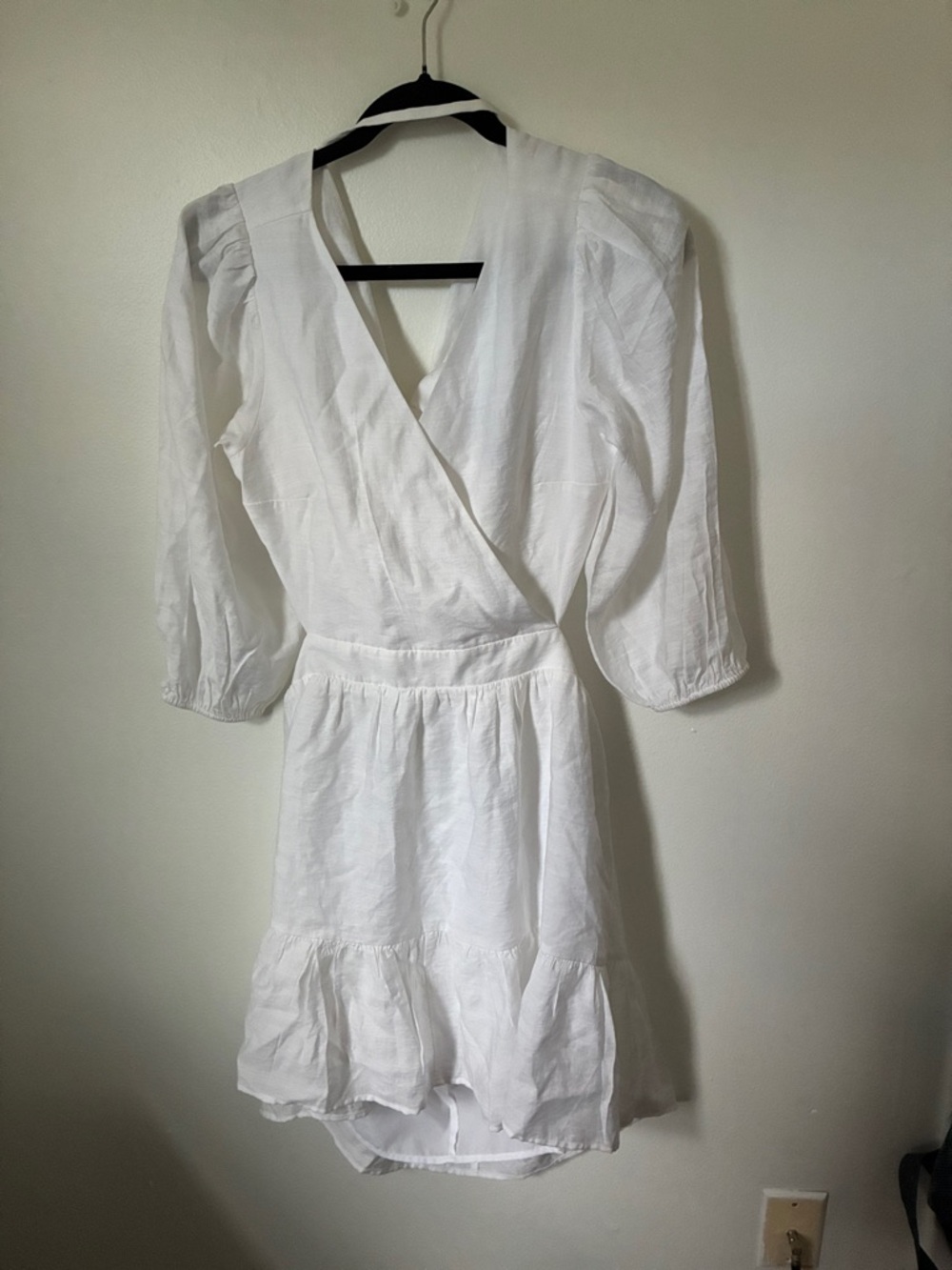 Express White V‑Neck Puff Sleeve Mini Dress